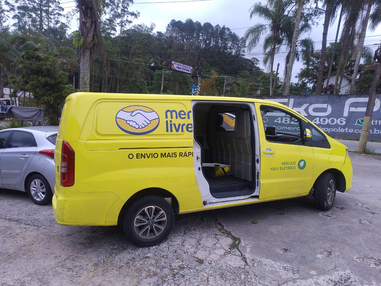 Entregadores do Mercado Livre são assaltados em Ribeirão Pires; dupla armada leva carga, celulares e documentos