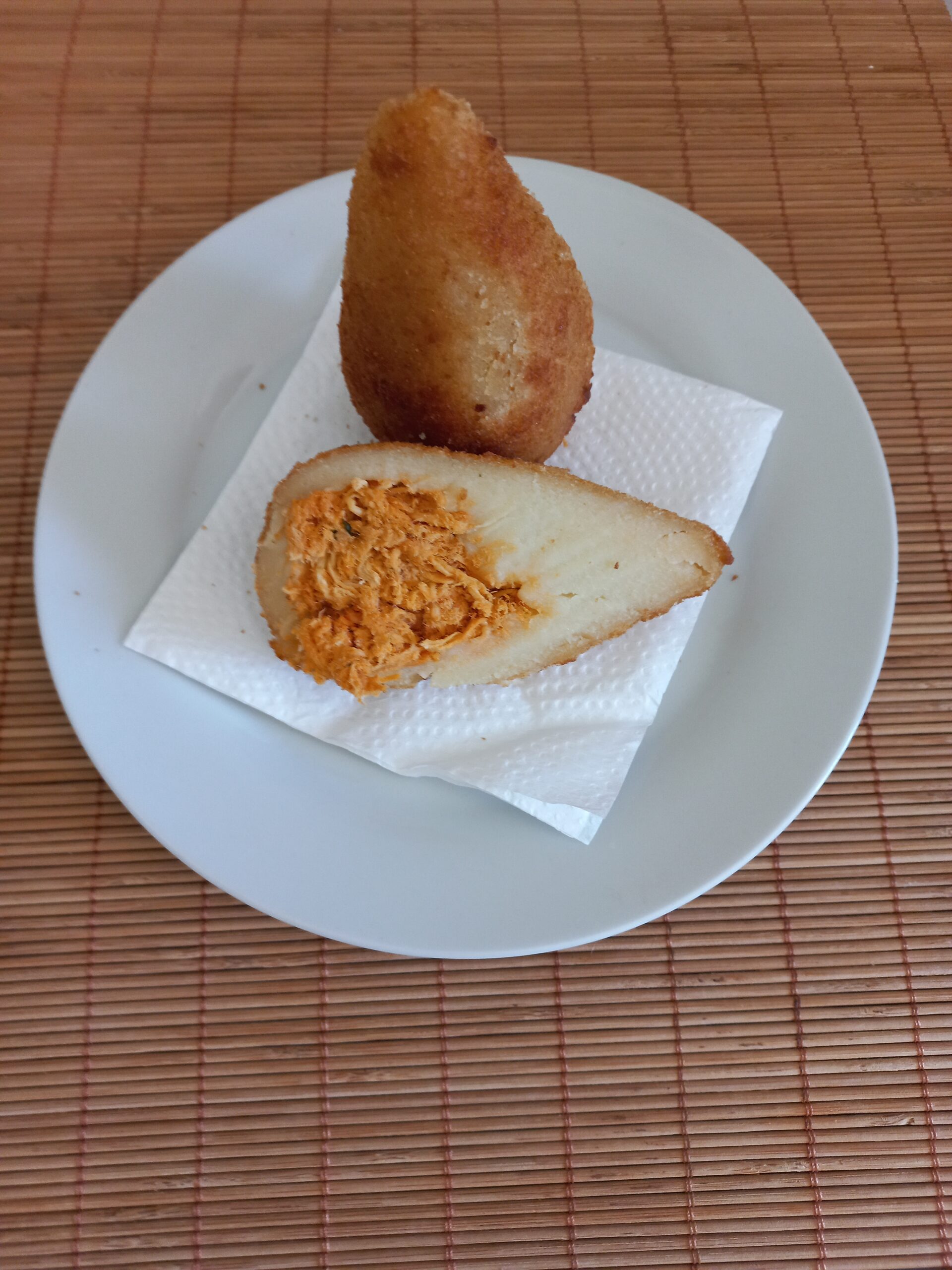 Coxinha: a história por trás do salgado mais popular do Brasil
