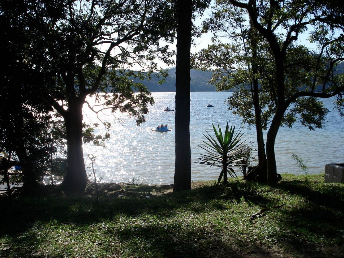 Represa Billings vista do Parque Estoril, no Riacho Grande