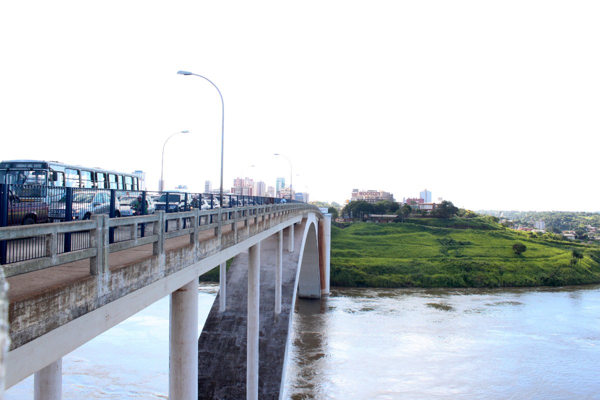 Ponte da Amizade, entre Foz do Iguaçu (Brasil) e Ciudad del Este (Paraguai)