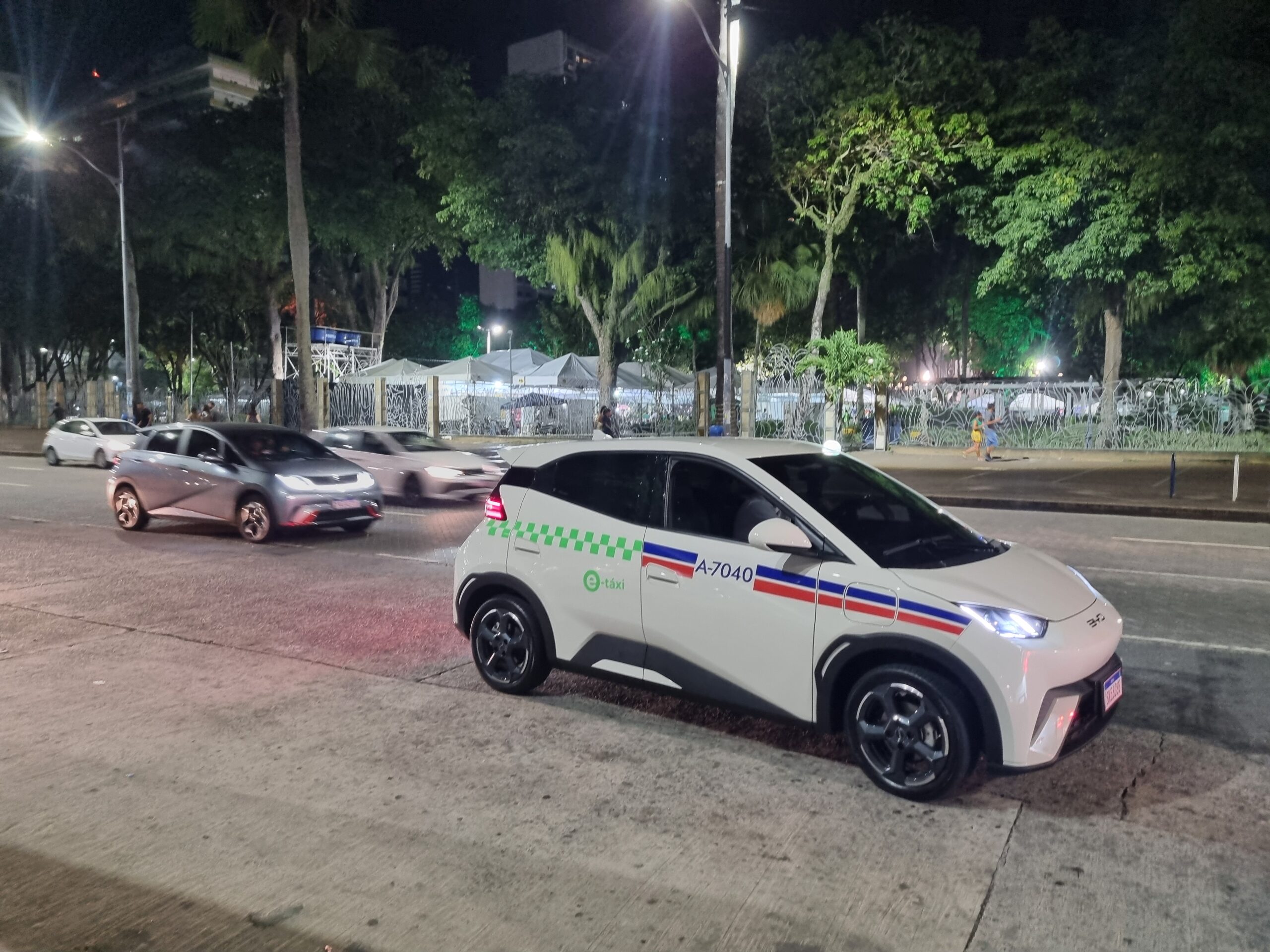 Lula sanciona lei que destina R$ 30 bilhões em crédito para taxistas e motoristas de aplicativo