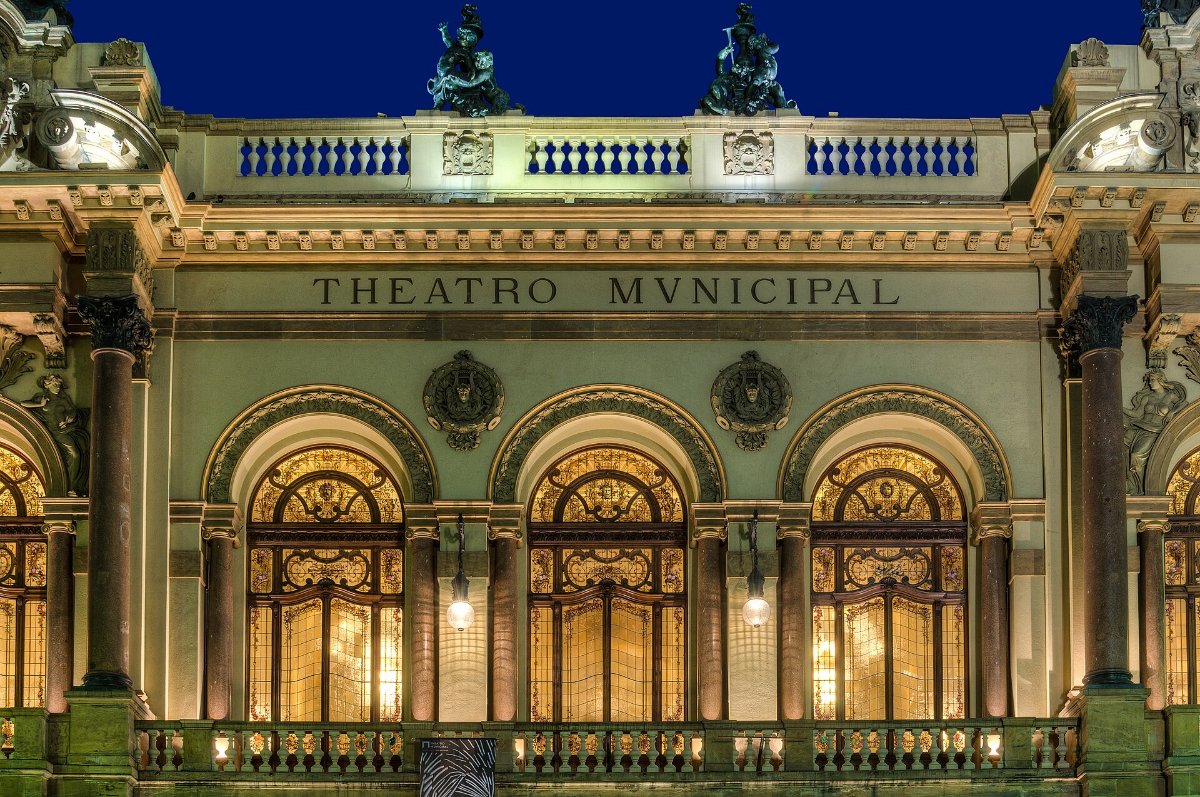 Fachada do Theatro Municipal de São Paulo, onde será o velório